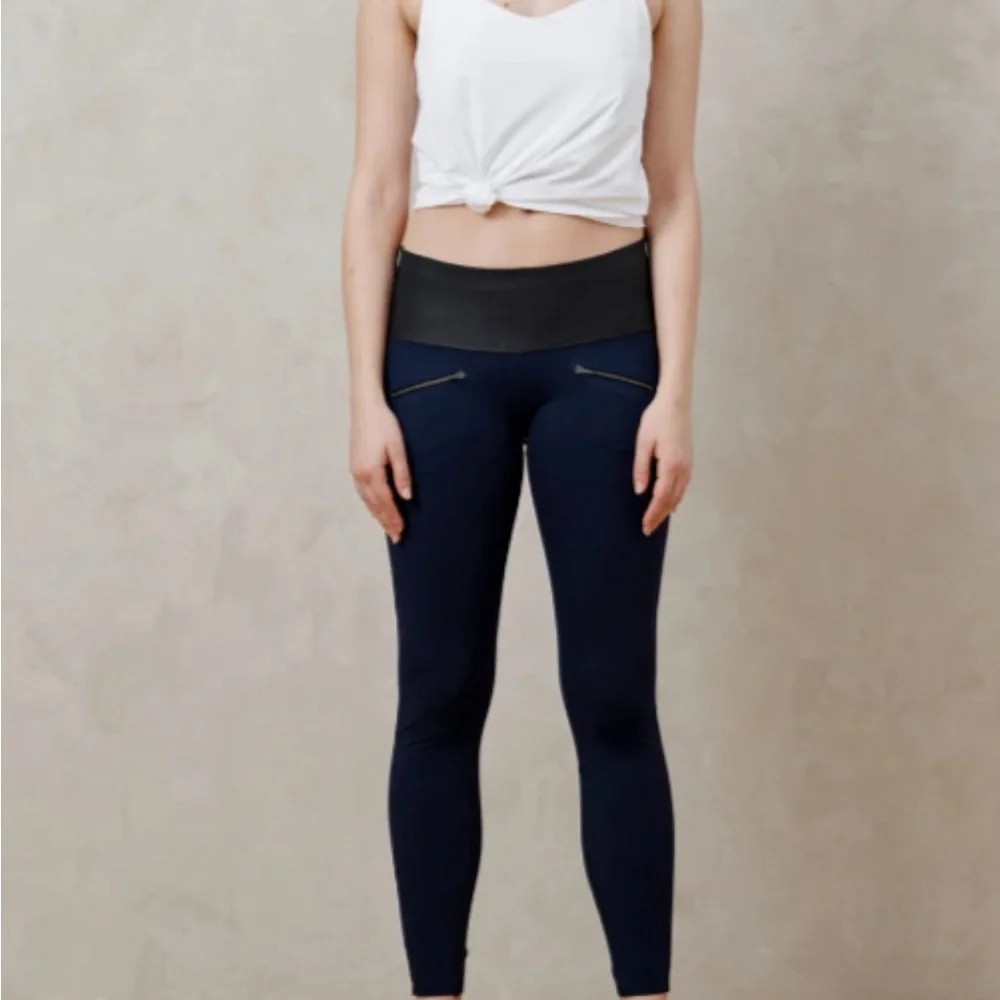 NWOT Aday Throw It Higher Technical Silk Leggings Sz L Blue Wet-Look Waistband - Picture 1 of 5